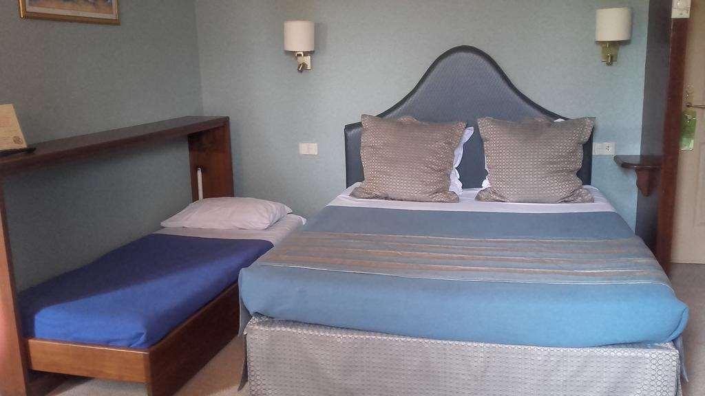 Cit'Hotel Sphinx - Hotel Montélimar Kamer foto
